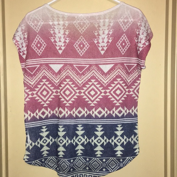 SOLD~ Aztec design top - Picture 4 of 5